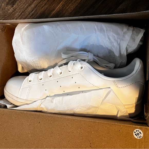 Brand New In Box All White Stan Smiths - Picture 4 of 7